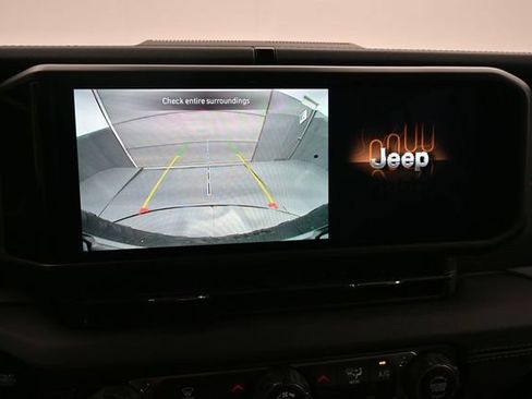 Used 2026 Jeep Wrangler Unlimited Rubicon AWD/4WD image 7
