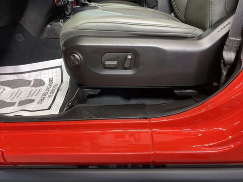 Certified 2024 Jeep Gladiator Mojave w/ Technology Group image 13