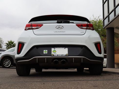 Used 2019 Hyundai Veloster Turbo FWD image 12