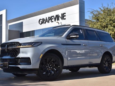 New 2025 Lincoln Navigator Reserve w/ Jet Appearance Package image 8