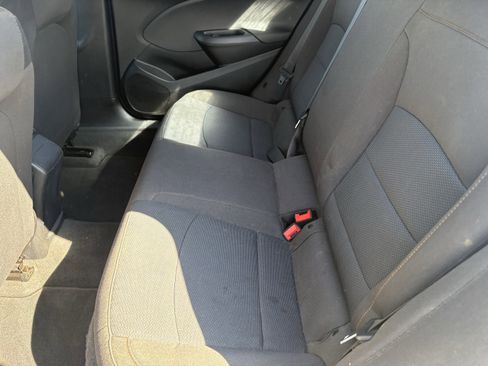 Used 2018 Chevrolet Cruze LS image 9