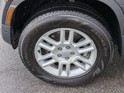 Used 2025 Land Rover Defender 110 S image 13