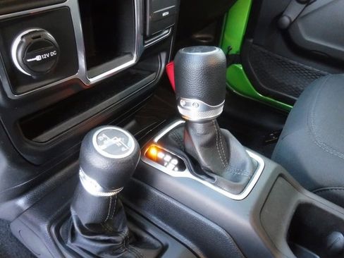 Used 2019 Jeep Wrangler Unlimited Sport image 24