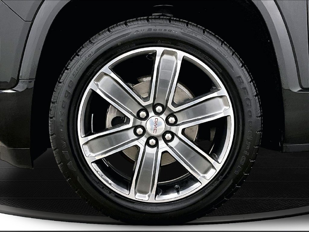 Used 2018 GMC Acadia Denali w/ Technology Package AWD/4WD image 33