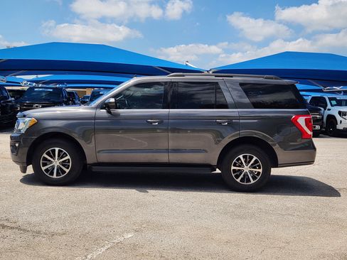 Used 2020 Ford Expedition XLT RWD image 3