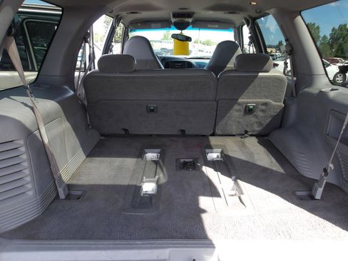 Used 2000 Ford Expedition XLT AWD/4WD image 11
