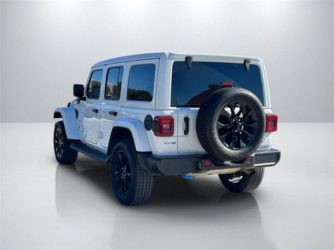 Used 2023 Jeep Wrangler Unlimited Sahara w/ Cold Weather Group image 7