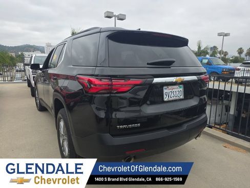 Used 2023 Chevrolet Traverse LT FWD image 3