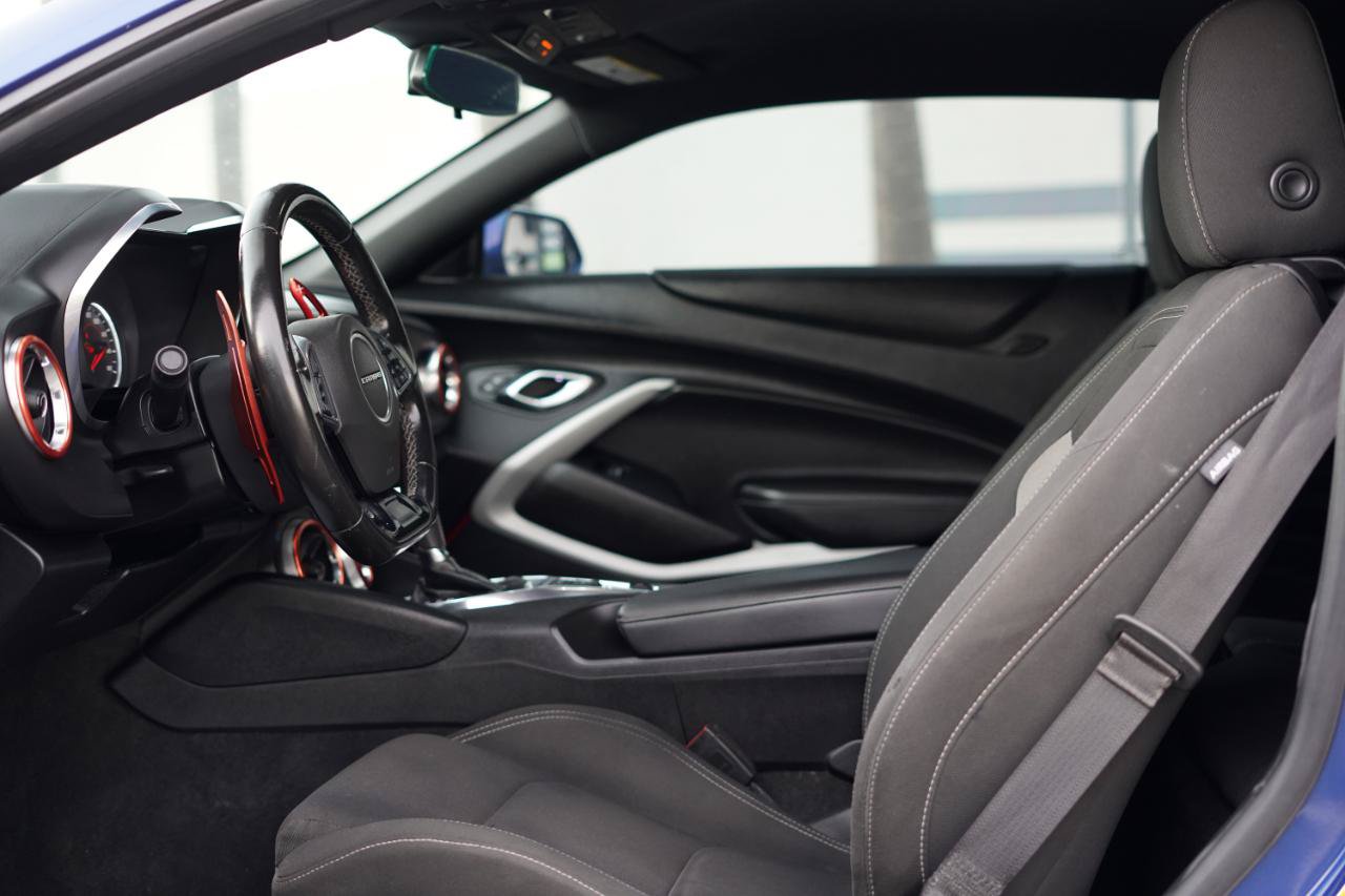Used 2020 Chevrolet Camaro LT RWD image 8