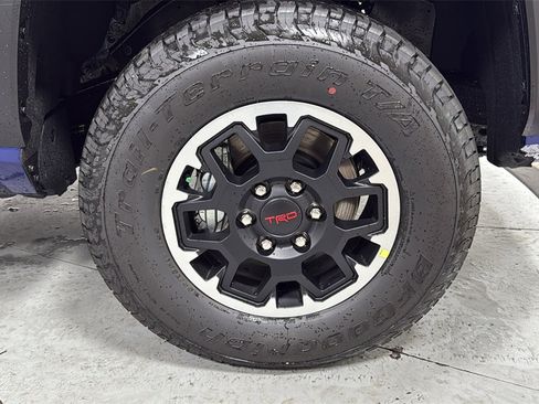 New 2025 Toyota Tacoma TRD Off-Road image 21
