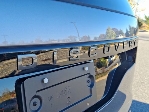 Used 2025 Land Rover Discovery Dynamic SE image 30