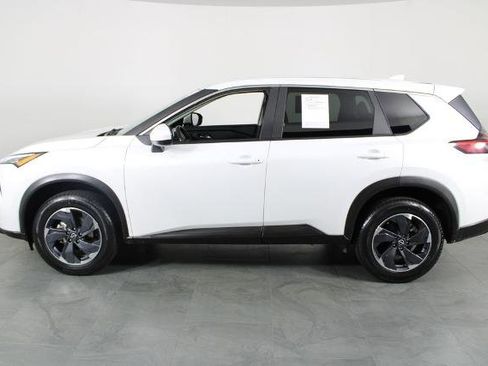 Certified 2024 Nissan Rogue SV FWD image 12