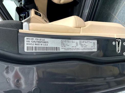 Used 2023 Jeep Grand Cherokee 4WD 4xe image 36