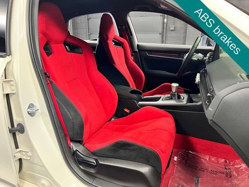 Used 2025 Honda Civic Type R image 6