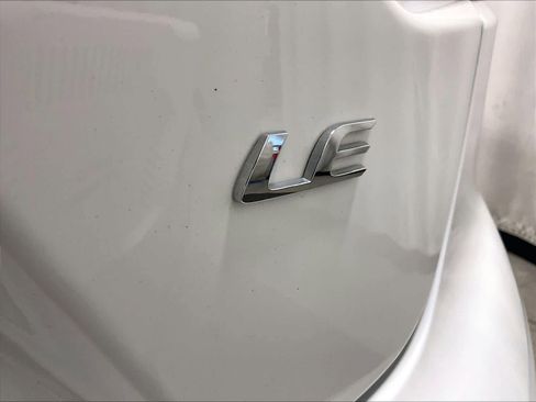 Certified 2023 Toyota Corolla LE image 28