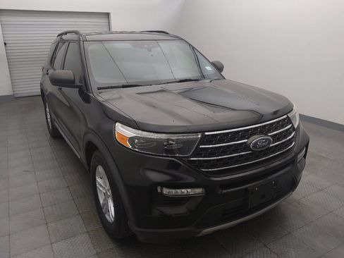 Used 2020 Ford Explorer XLT w/ Equipment Group 202A RWD image 14
