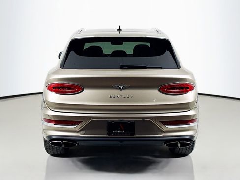 Certified 2023 Bentley Bentayga AWD/4WD image 7