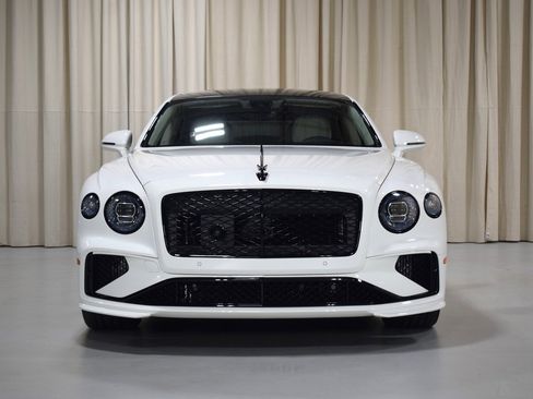 New 2025 Bentley Flying Spur Plug-In Hybrid image 10