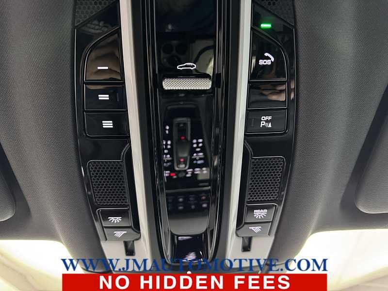 Used 2023 Porsche Cayenne Platinum Edition AWD/4WD image 34