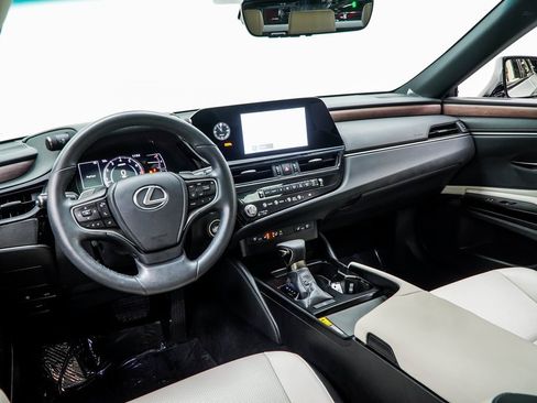 Used 2024 Lexus ES 350 w/ Premium Package image 5