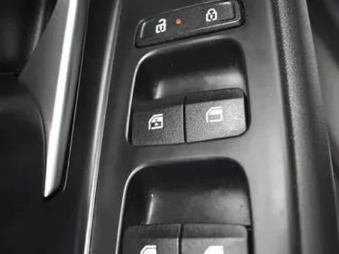 Used 2024 Hyundai Elantra Limited FWD image 21