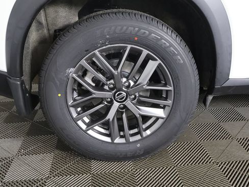 Used 2021 Nissan Rogue S AWD/4WD image 17