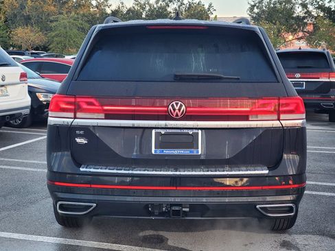 New 2026 Volkswagen Atlas SE FWD image 4