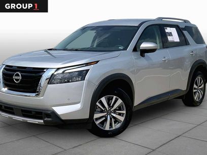 Used 2025 Nissan Pathfinder SL