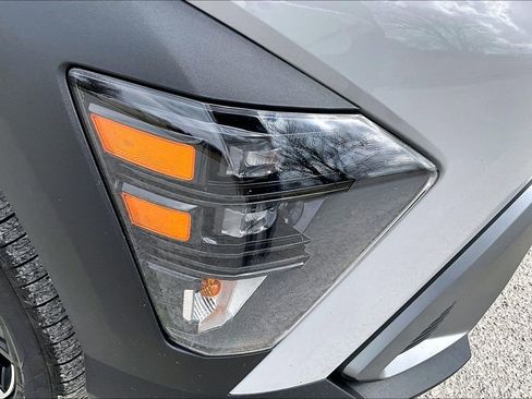 Used 2025 Hyundai Kona SEL AWD/4WD image 37