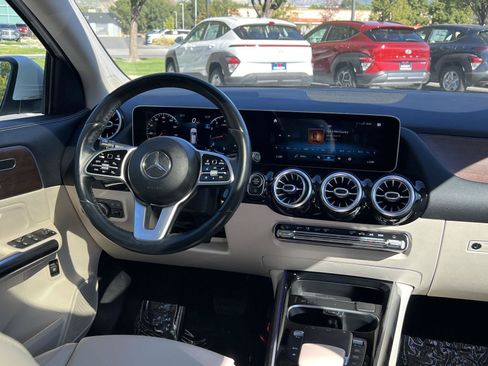 Used 2021 Mercedes-Benz GLA 250 4MATIC image 2