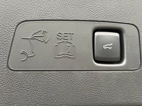 Certified 2024 Lincoln Corsair AWD w/ Equipment Group 101A image 12