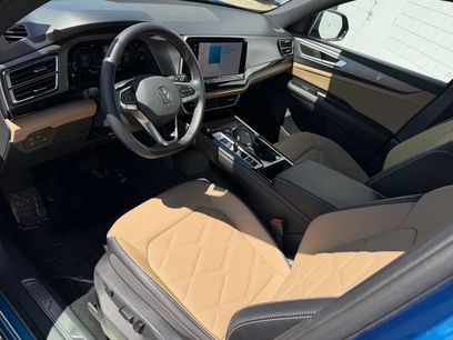 Used 2024 Volkswagen Atlas Cross Sport SE w/ Panoramic Sunroof Package
