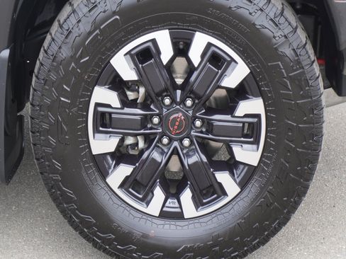 Used 2022 Nissan Frontier PRO-4X AWD/4WD image 6