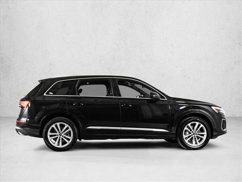 Used 2025 Audi Q7 3.0T Premium Plus image 4
