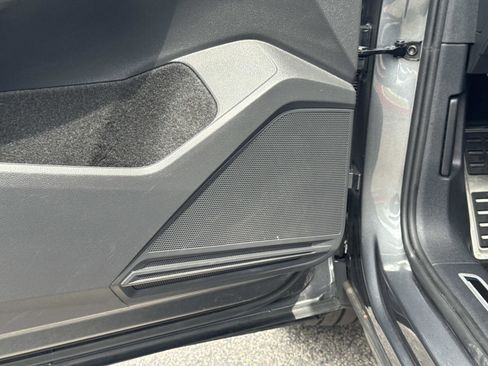 Certified 2023 Volkswagen Tiguan SE R-Line FWD image 21