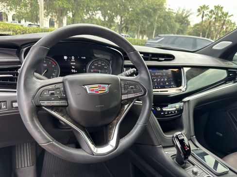 Certified 2024 Cadillac XT6 Premium Luxury w/ Technology Package FWD image 16