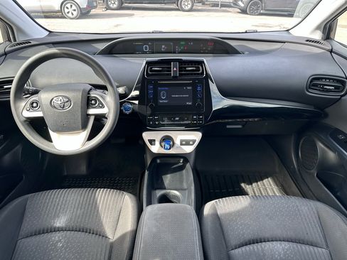 Used 2018 Toyota Prius Two image 10