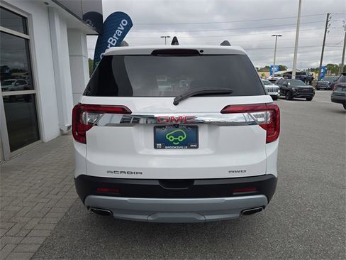 Certified 2023 GMC Acadia SLT image 8