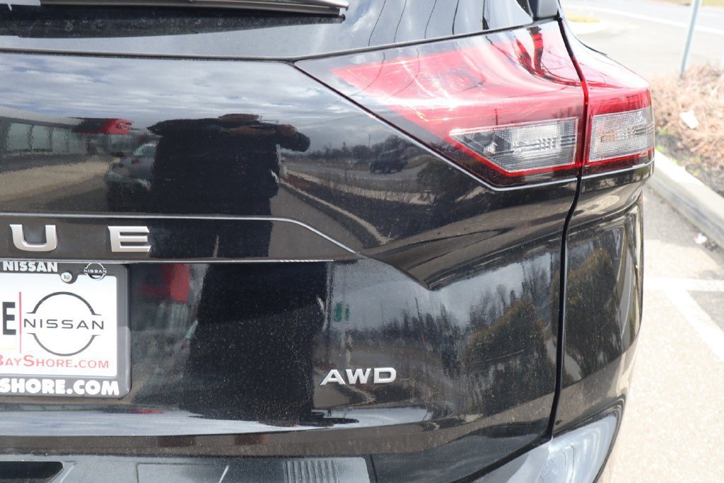 Certified 2025 Nissan Rogue SV AWD/4WD image 8