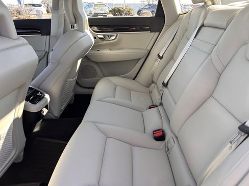 Used 2017 Volvo S90 T6 Momentum w/ Vision Package image 25