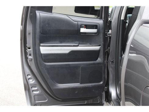 Used 2014 Toyota Tundra SR5 w/ SR5 Upgrade Package AWD/4WD image 10