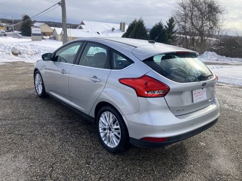 Used 2017 Ford Focus Titanium w/ Titanium Technology Package image 3