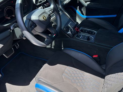Used 2024 Lamborghini Urus Performante AWD/4WD image 4