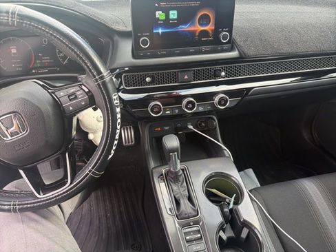 Used 2025 Honda Civic Sport image 17