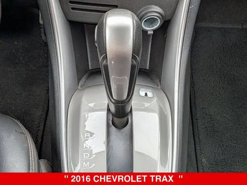 Used 2016 Chevrolet Trax LT w/ LT Sun and Sound Package AWD/4WD image 28