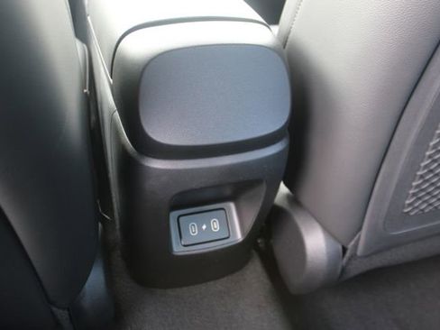 New 2026 Hyundai Elantra Limited FWD image 27