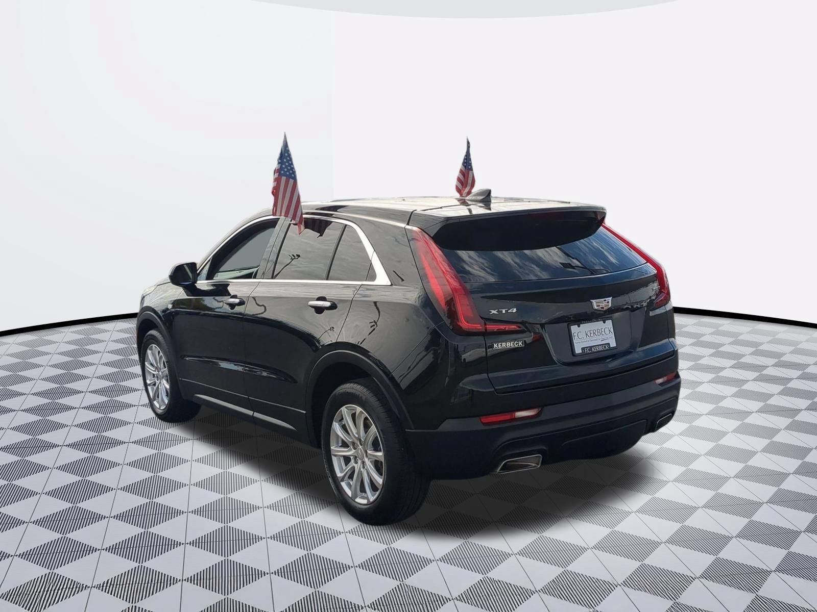 Certified 2023 Cadillac XT4 Luxury w/ Cold Weather Package FWD image 5
