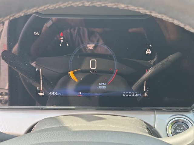 Used 2025 Chevrolet Trax LT w/ LT Convenience Package FWD image 16