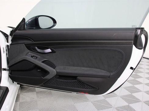 Used 2024 Porsche 718 Cayman GT4 RS image 21