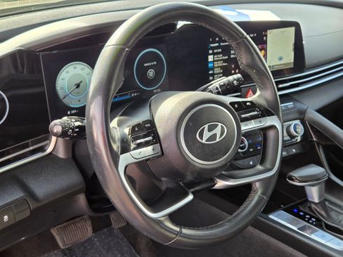 Used 2024 Hyundai Elantra Limited FWD image 19